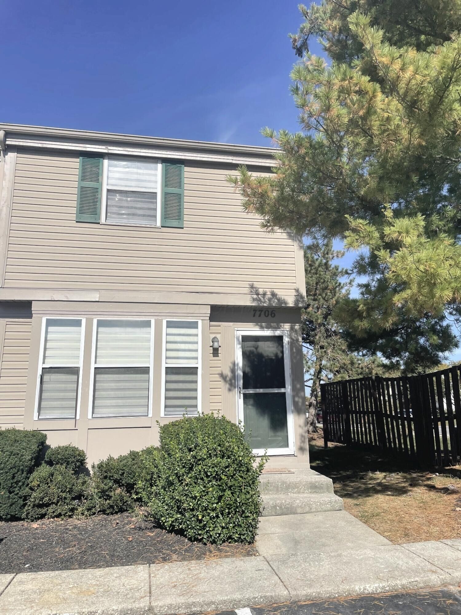 Property Photo:  7706 Barkwood Drive  OH 43085 
