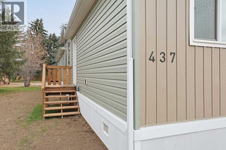 Property Photo: 437 Margaret Avenue AB T0J 0Z0