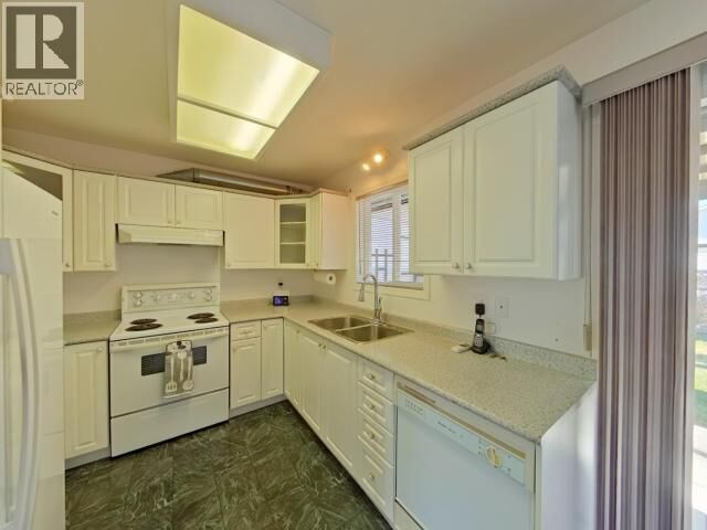Property Photo: B-4288 Manson Ave BC V8A 3M6