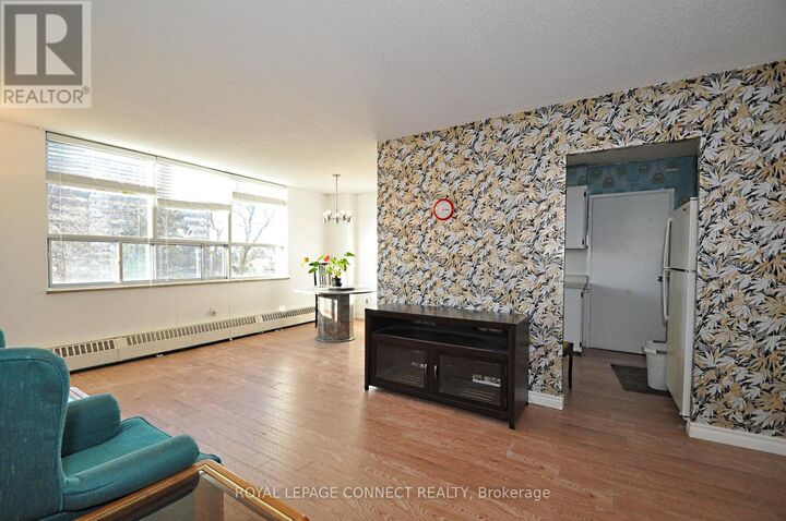 Property Photo:  5 Parkway Forest Drive 206  ON M2J 1L2 
