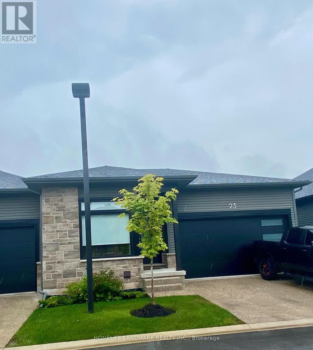 Property Photo:  8974 Willoughby Drive Unit 23  ON L2G 0Y7 