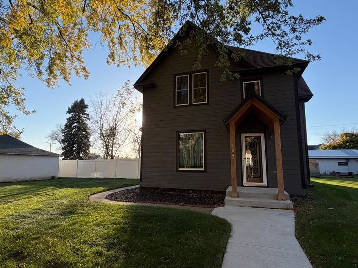 Property Photo: 104, 106 S Park Street MN 56136