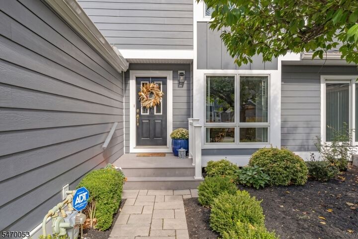Property Photo:  22 Nottingham Ct  NJ 07960 