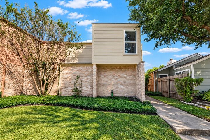 Property Photo: 1919 Wilcrest Drive TX 77042