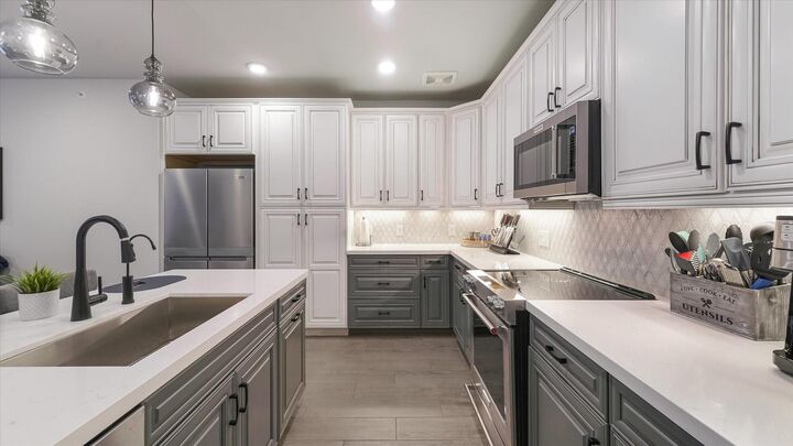 Property Photo:  6804 Westview Drive 3305  TX 77055 