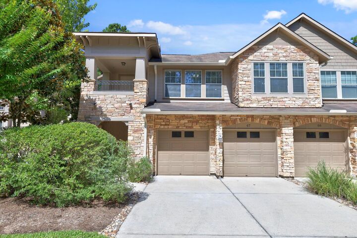 Property Photo: 67 Woodlily Place TX 77382
