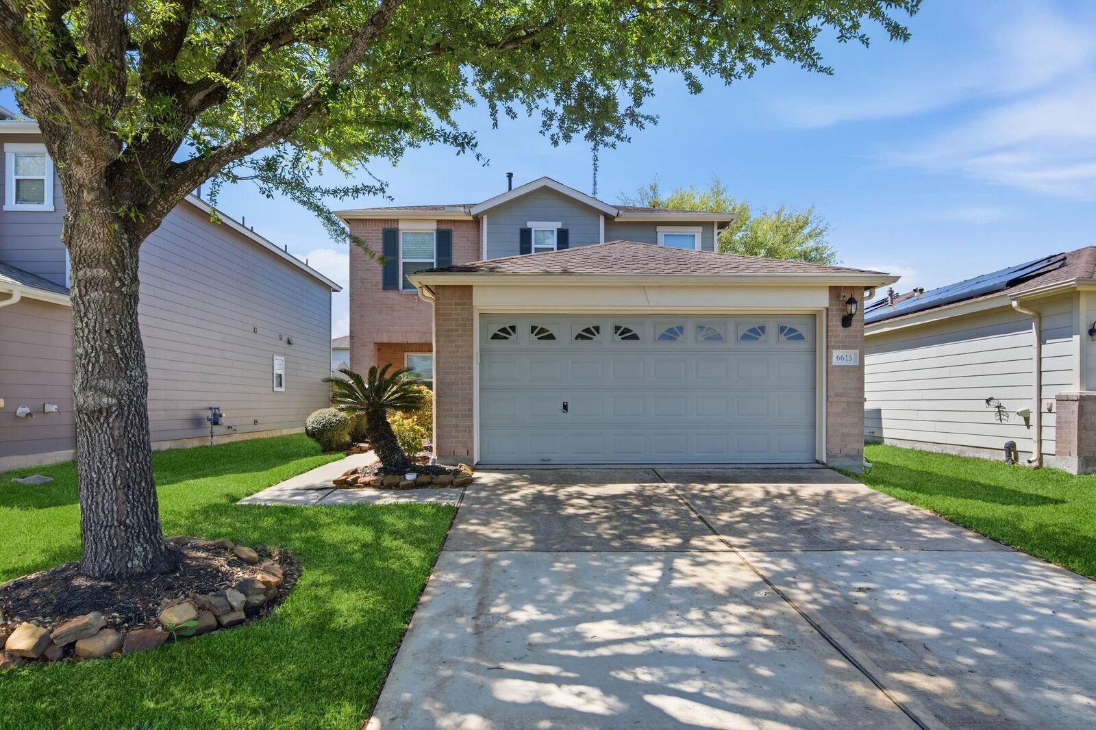 Property Photo: 6615 E Green Pear Lane TX 77049