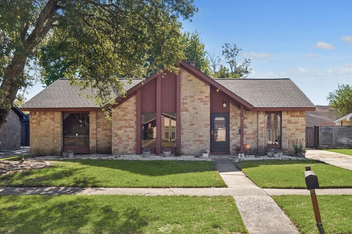 Property Photo:  10110 Sagemill Drive  TX 77089 