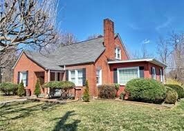Property Photo:  304 N Church Avenue  NC 28694 