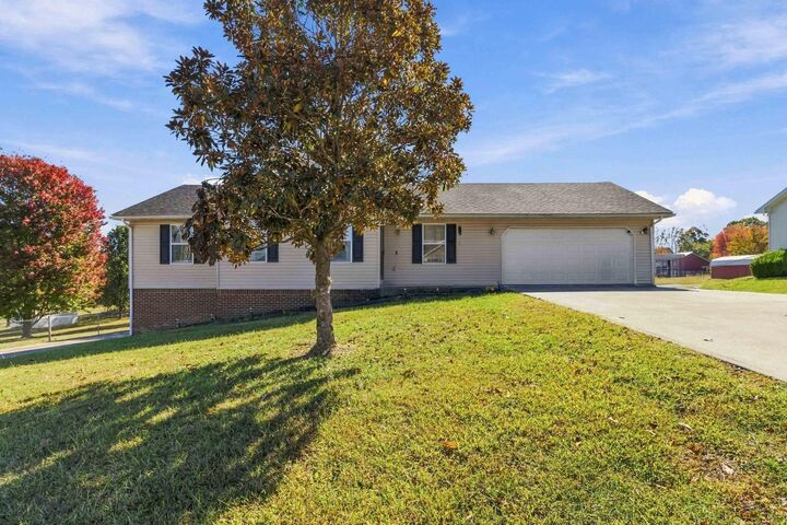 Property Photo: 254 Canterbury Drive KY 42553