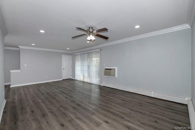 Property Photo:  100 Friendly Court Fc98  NY 11704 