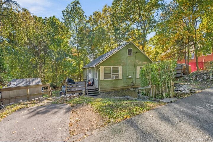 Property Photo:  26 Pecoho Road  NY 10537 