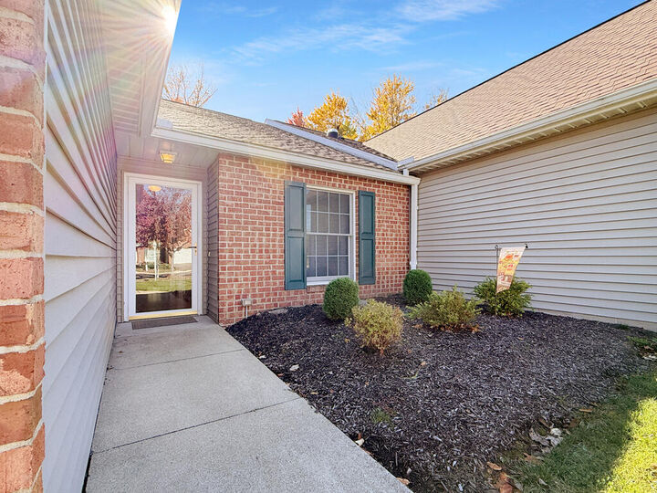 Property Photo:  875 Oakbrook Dr  OH 44805 