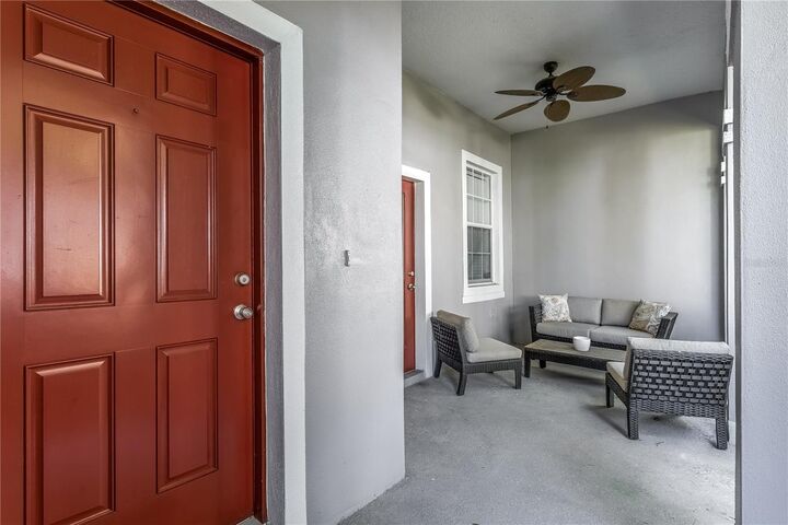 Property Photo: 9410 Georgian Park Lane 105 FL 33626