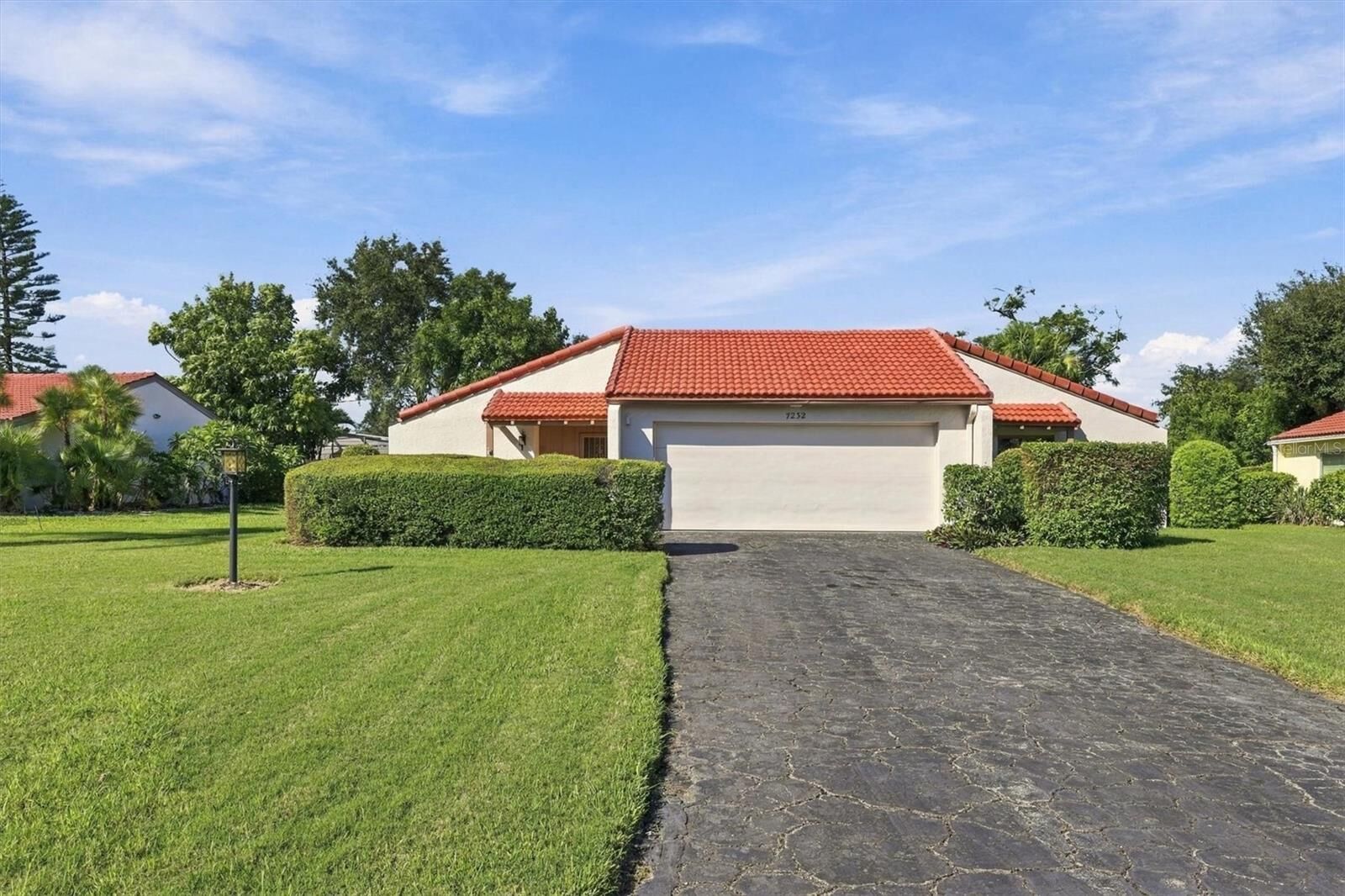 Property Photo: 7232 Las Casas Drive 7232 FL 34243