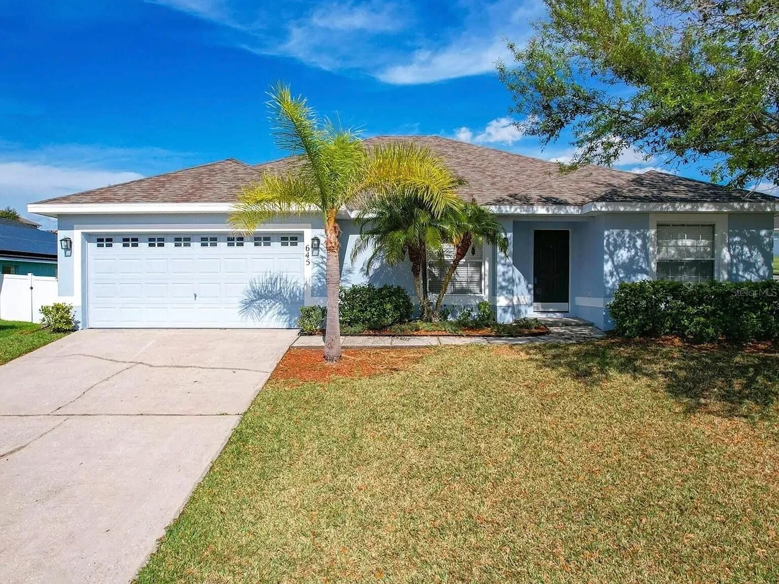 Property Photo: 645 Hearthglen Boulevard FL 34787