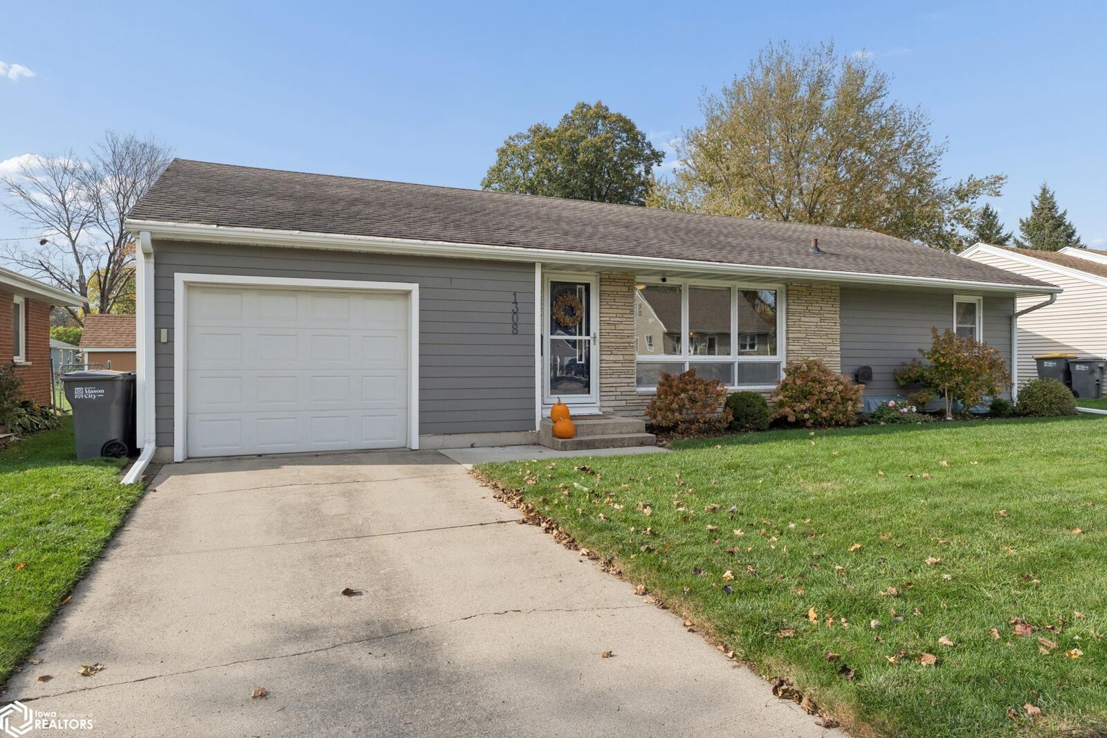 Property Photo: 1308 N Hampshire Avenue IA 50401