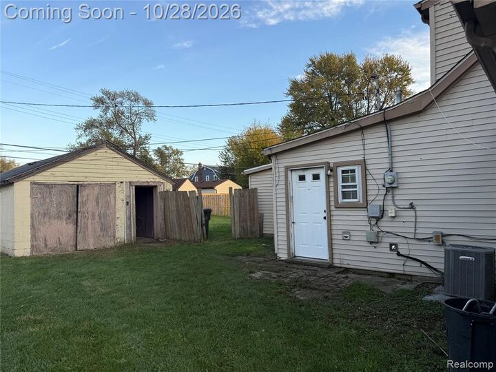 Property Photo:  6305 W Sylvia Street  MI 48180 1034 