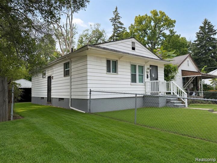 Property Photo:  15905 Westbrook Street  MI 48223 1134 