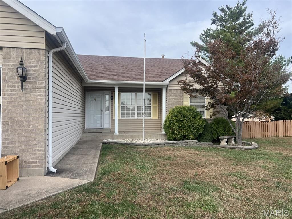 Property Photo:  25 Tinsmith Court  MO 63366 