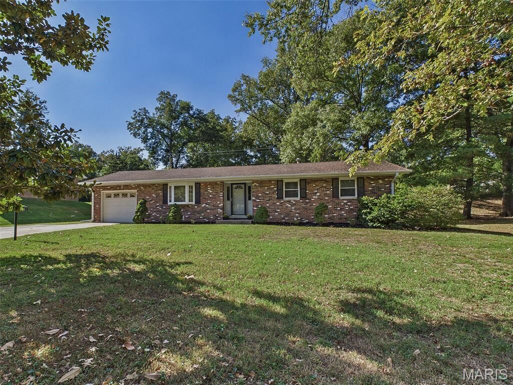 Property Photo:  4916 Pierce Lane  IL 62035 