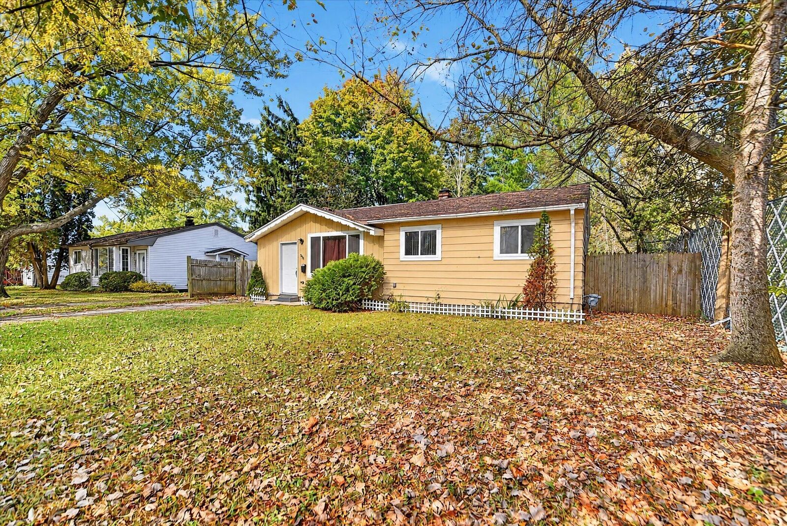 Property Photo:  3434 Glenbrook Drive  MI 48911 