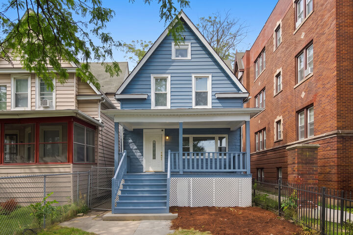 Property Photo: 122 N Long Avenue IL 60644