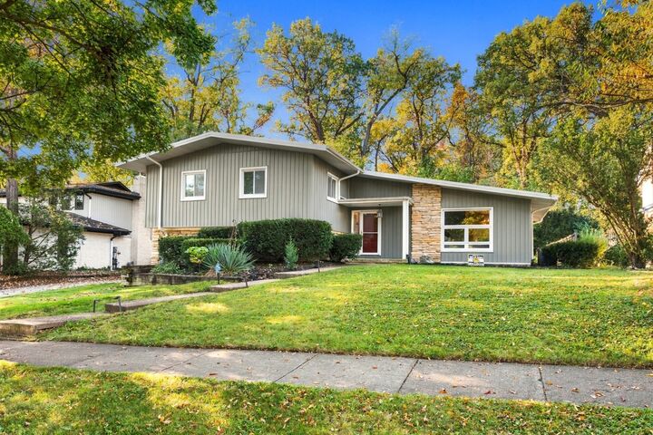 Property Photo:  1161 Barneswood Drive  IL 60515 
