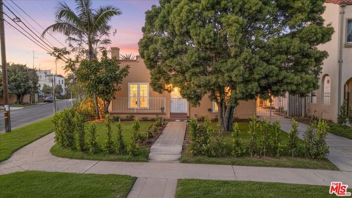 Property Photo: 1185 S Tremaine Avenue CA 90019