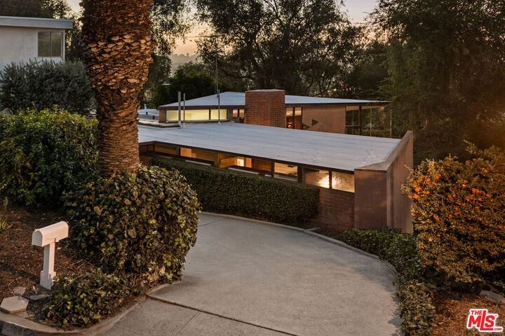 Property Photo:  1949 W Micheltorena Street  CA 90039 