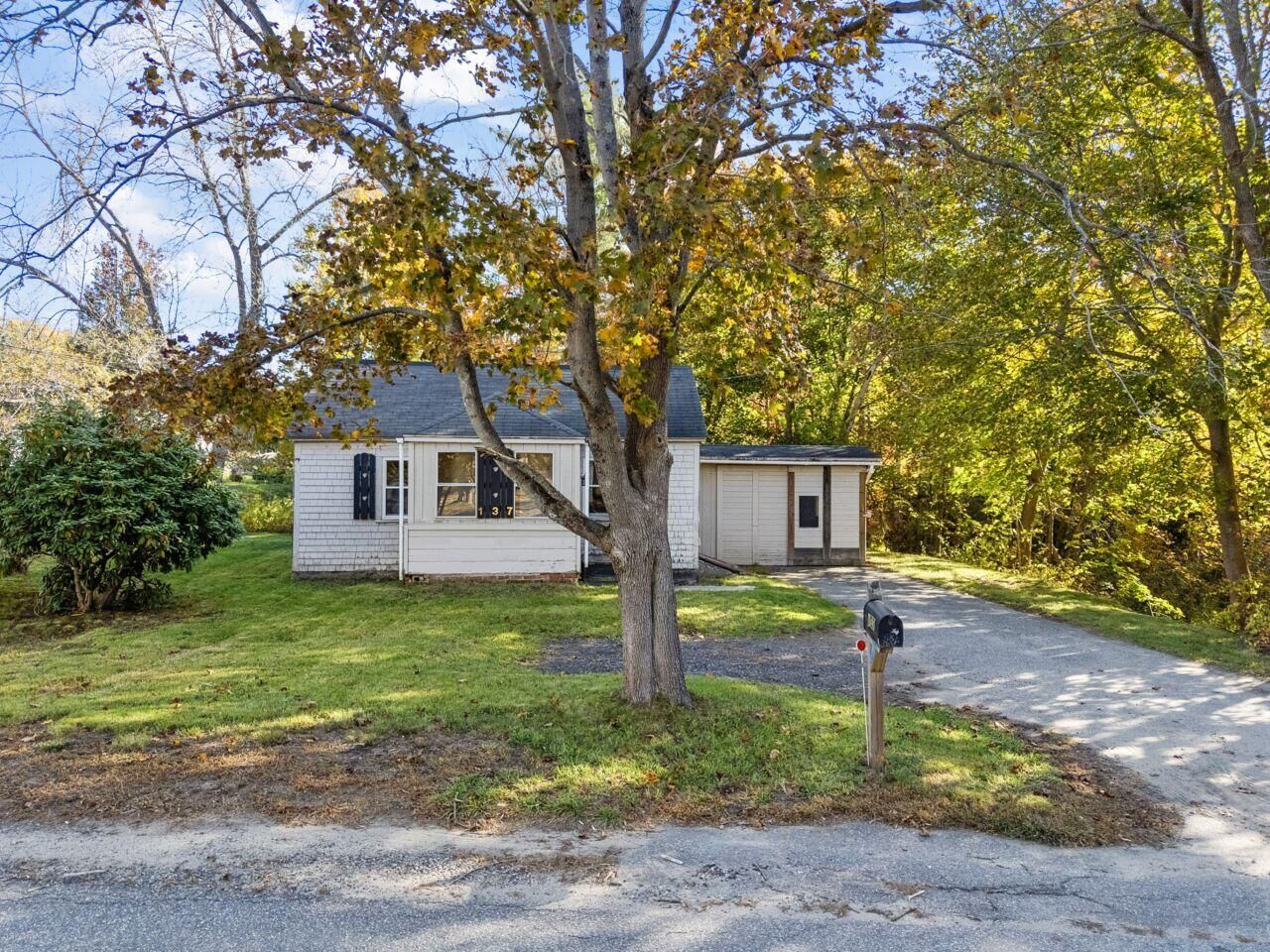 Property Photo: 137 Harpswell Road ME 04011