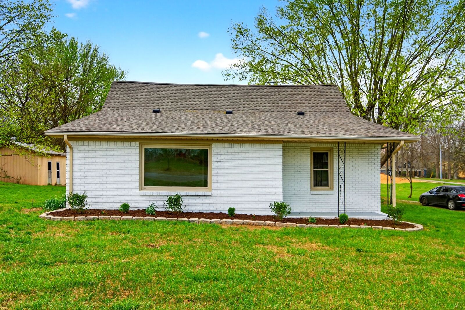 Property Photo:  946 Clearview Rd  TN 37048 
