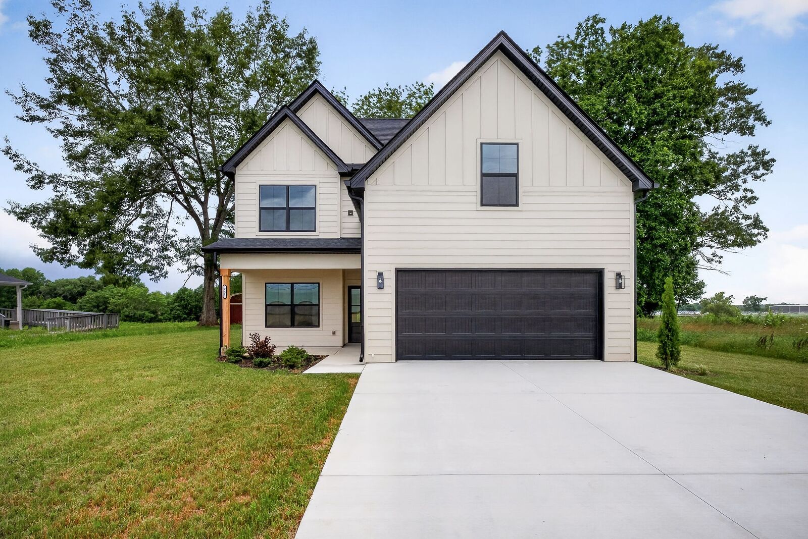 Property Photo:  241 Cripps Ln  TN 37166 