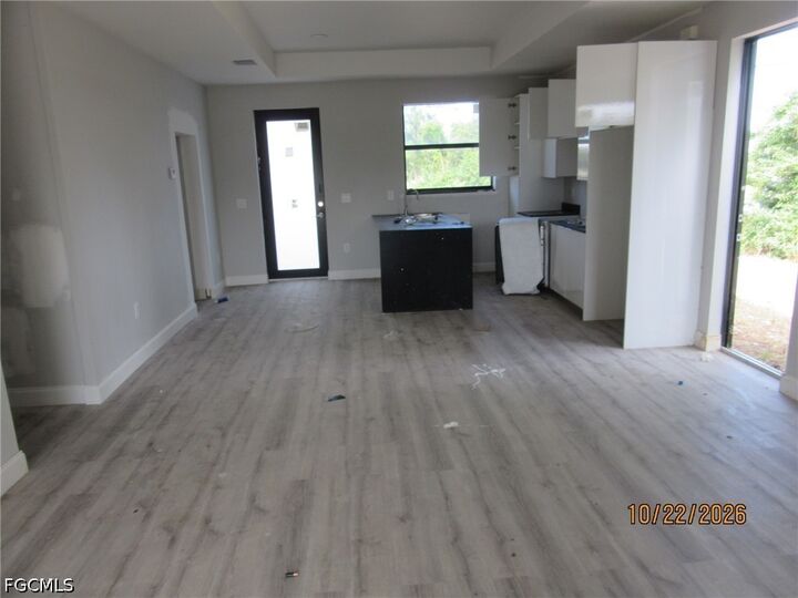 Property Photo:  824 Clow Street E  FL 33974 