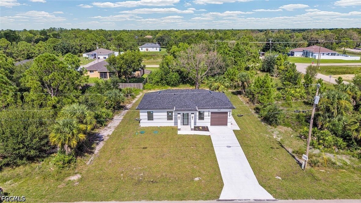 Property Photo:  867 Millpond Street E  FL 33974 