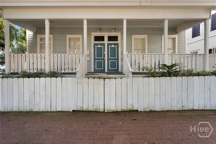 Property Photo: 303 W Park Avenue C GA 31401