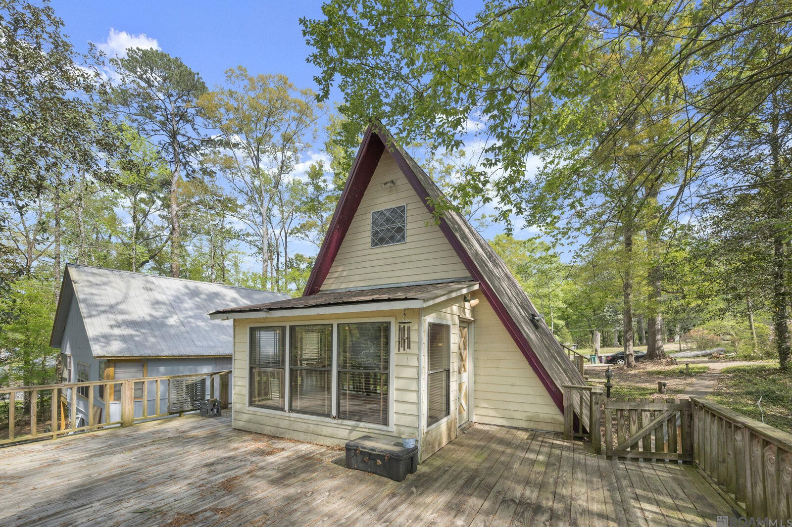 Property Photo: 12323 Azalea Cir LA 70775
