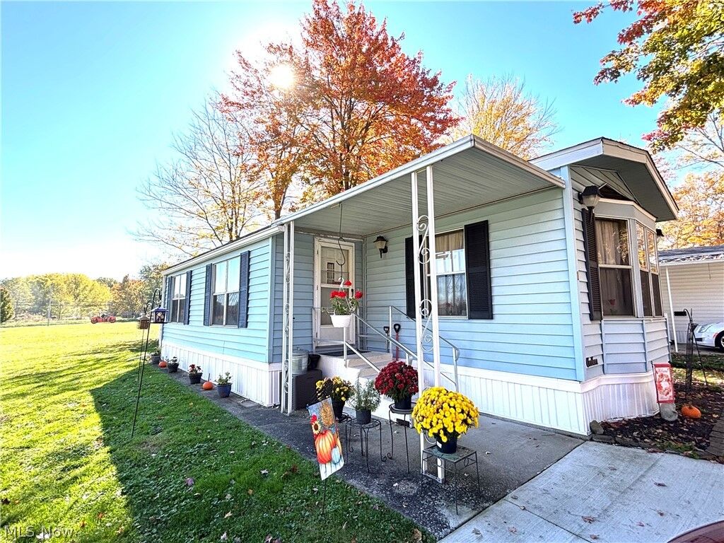 Property Photo:  1229 Columbiana Lisbon Road 1  OH 44408 