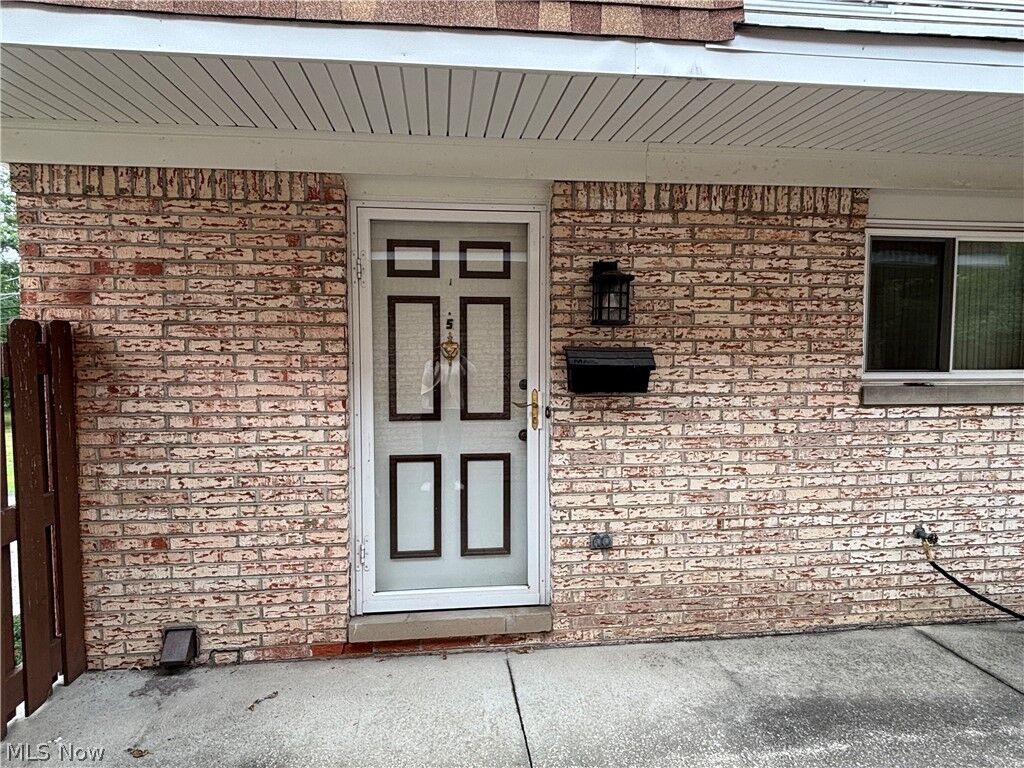 Property Photo:  6474 Concord Drive 5  OH 44134 