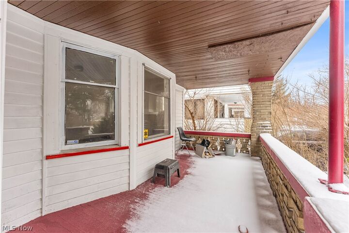Property Photo: 1063 E 171st Street 1/Dn OH 44119