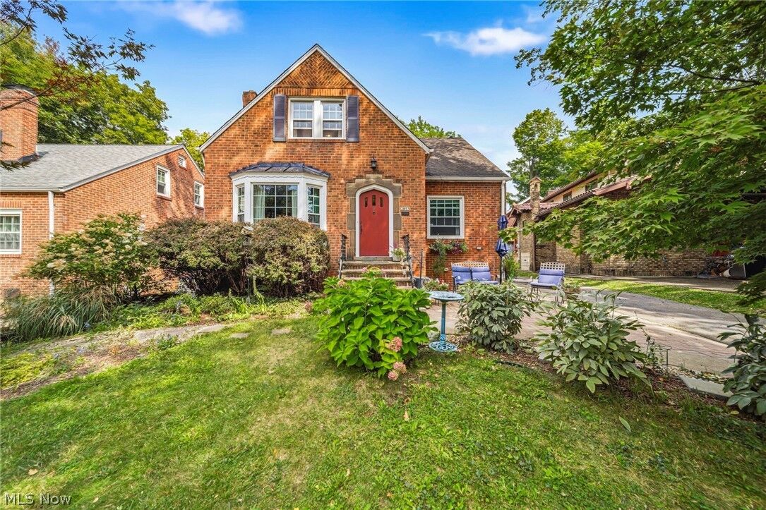 Property Photo: 2853 Washington Boulevard OH 44118