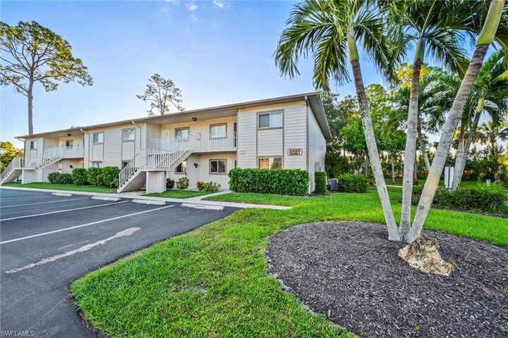 Property Photo: 2395 Naples Trace Cir 4 FL 34109