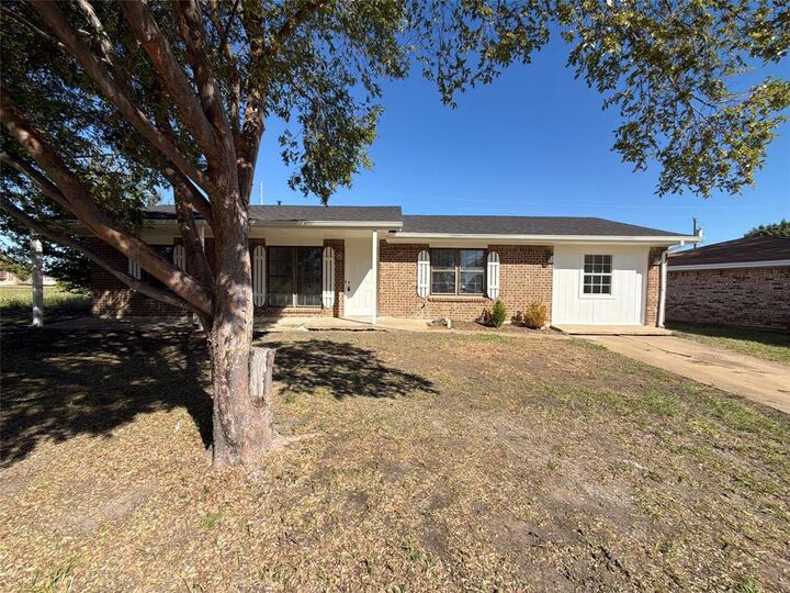 Property Photo: 1535 El Camino Circle TX 75407