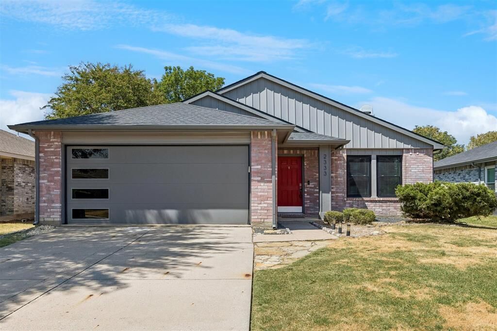 Property Photo: 2333 Bradford Pear Drive TX 75068