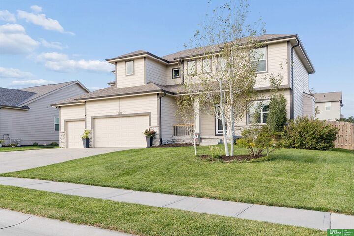 Property Photo: 11612 S 110 Avenue NE 68046