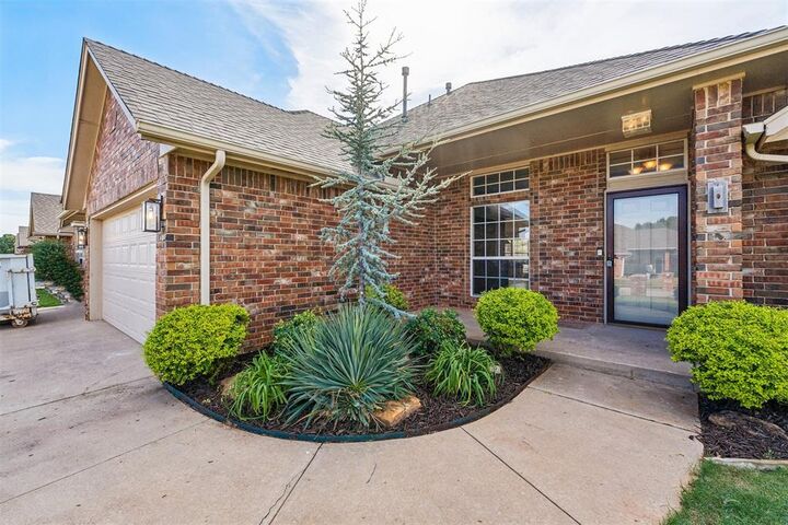 Property Photo: 8424 NW 106th Street OK 73162