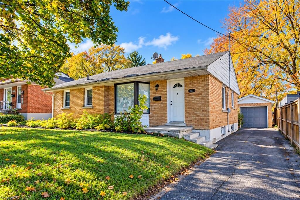 Property Photo:  349 Edwin Street  ON N2H 4P5 