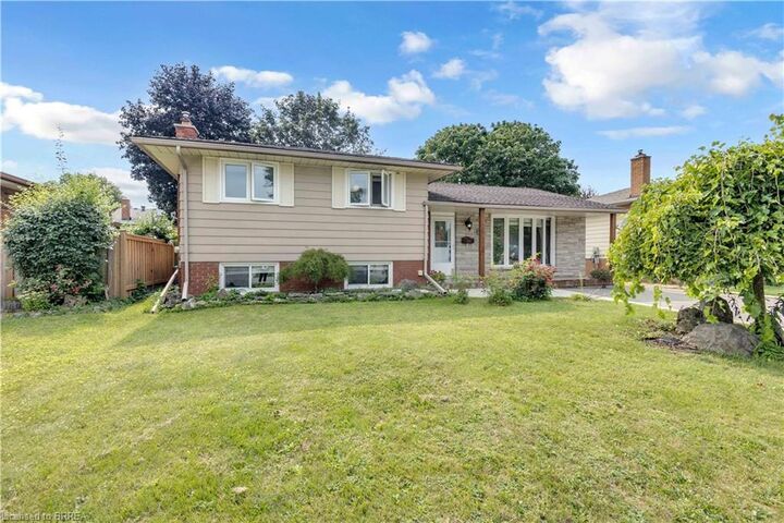 Property Photo:  92 Brier Park Road  ON N3R 5T4 