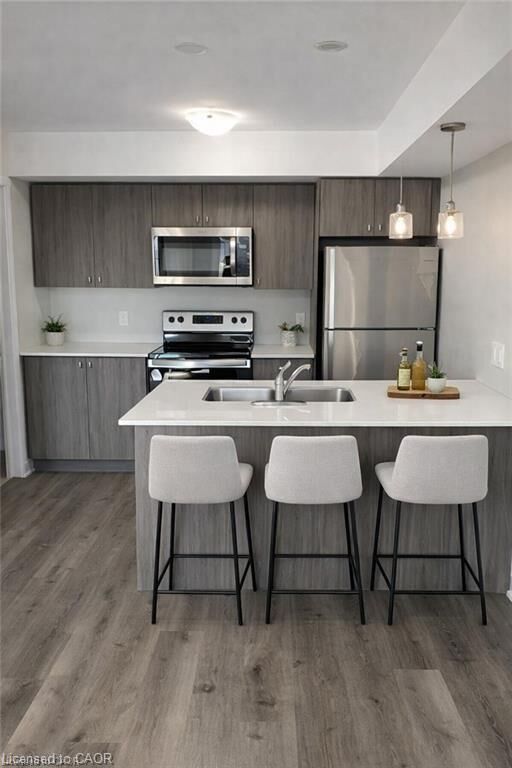 Property Photo:  1331 Countrystone Drive B5  ON N2N 3R9 