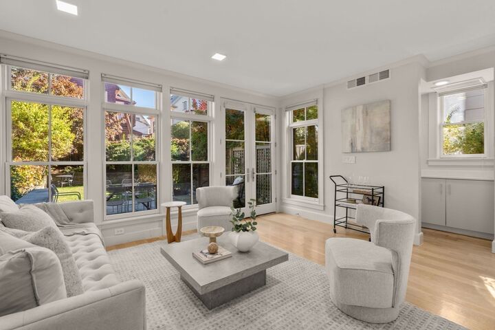 Property Photo: 136 Banks St MA 02138